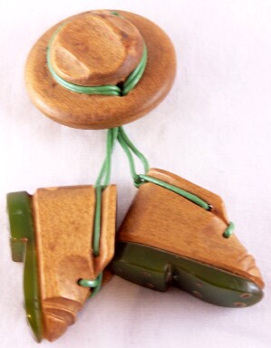 BP291 wood & bakelite hat & boots pin